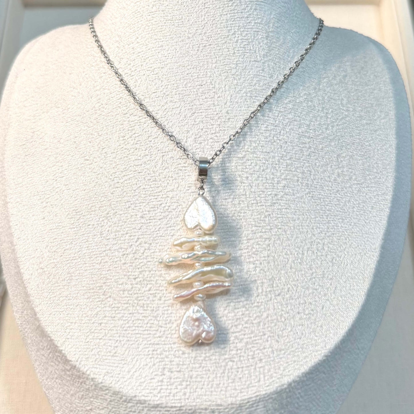 Baroque Pearl Fishbone Pendant Necklace